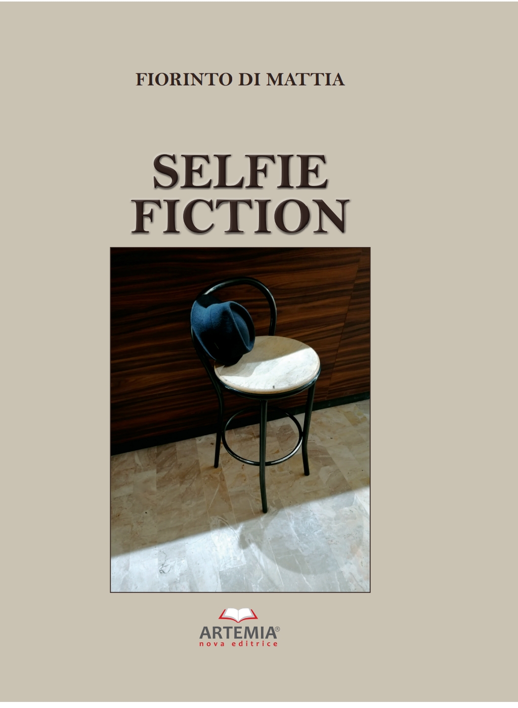 SELFIE FICTION 